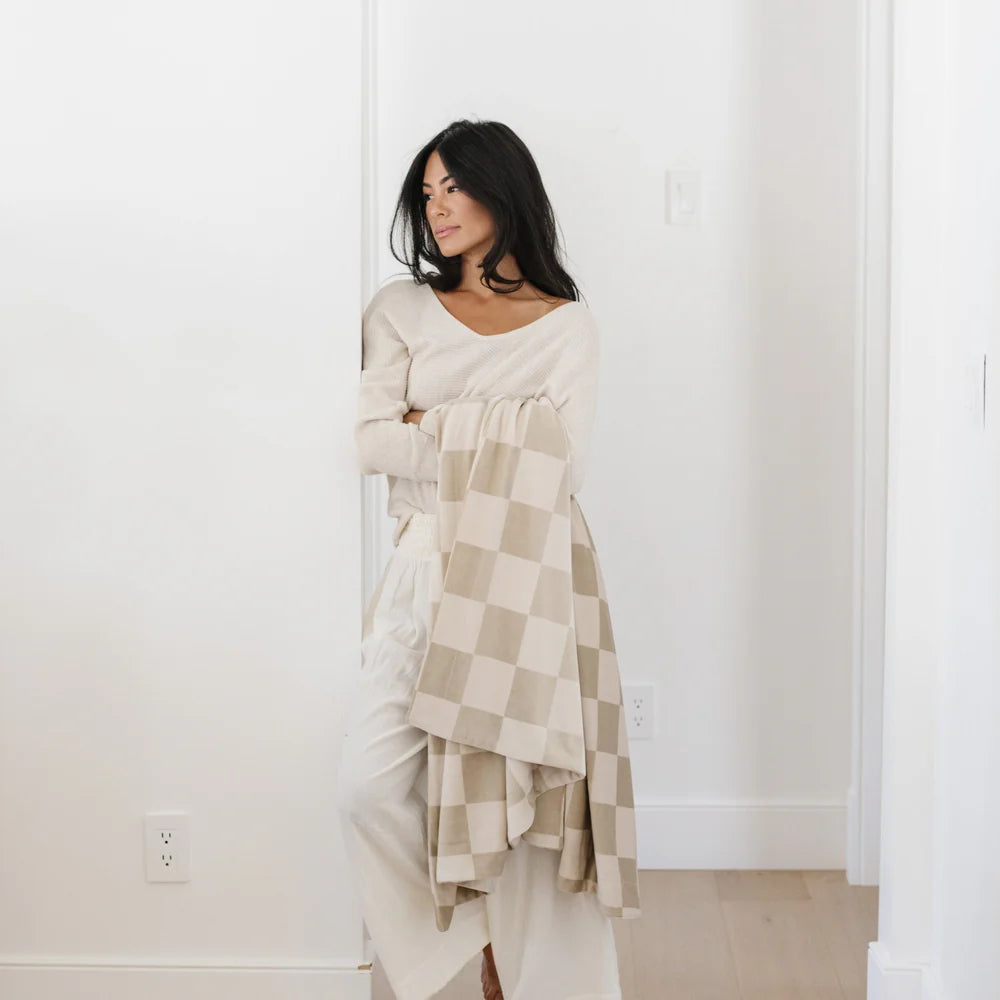 Saranoni Minky Stretch Throw Blanket