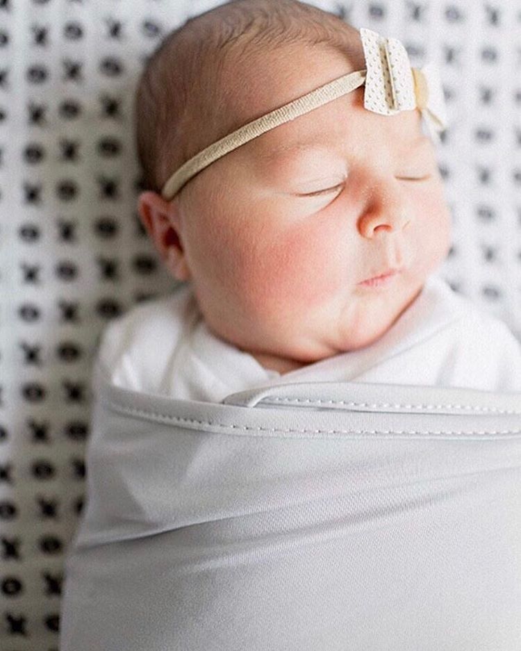 How Do You Swaddle a Baby?