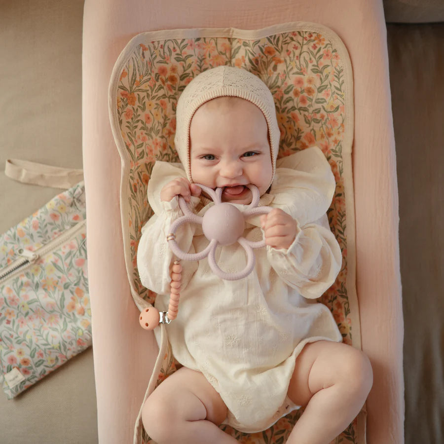 Mushie Daisy Rattle Teether - Soft Lilac