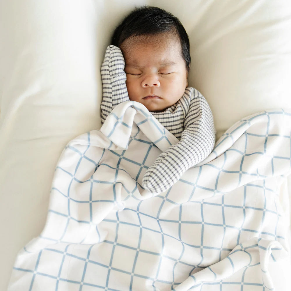 Saranoni Mini Minky Stretch Blanket