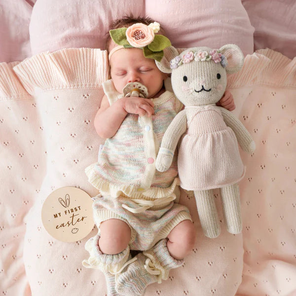 Cuddle and Kind Emma the mouse