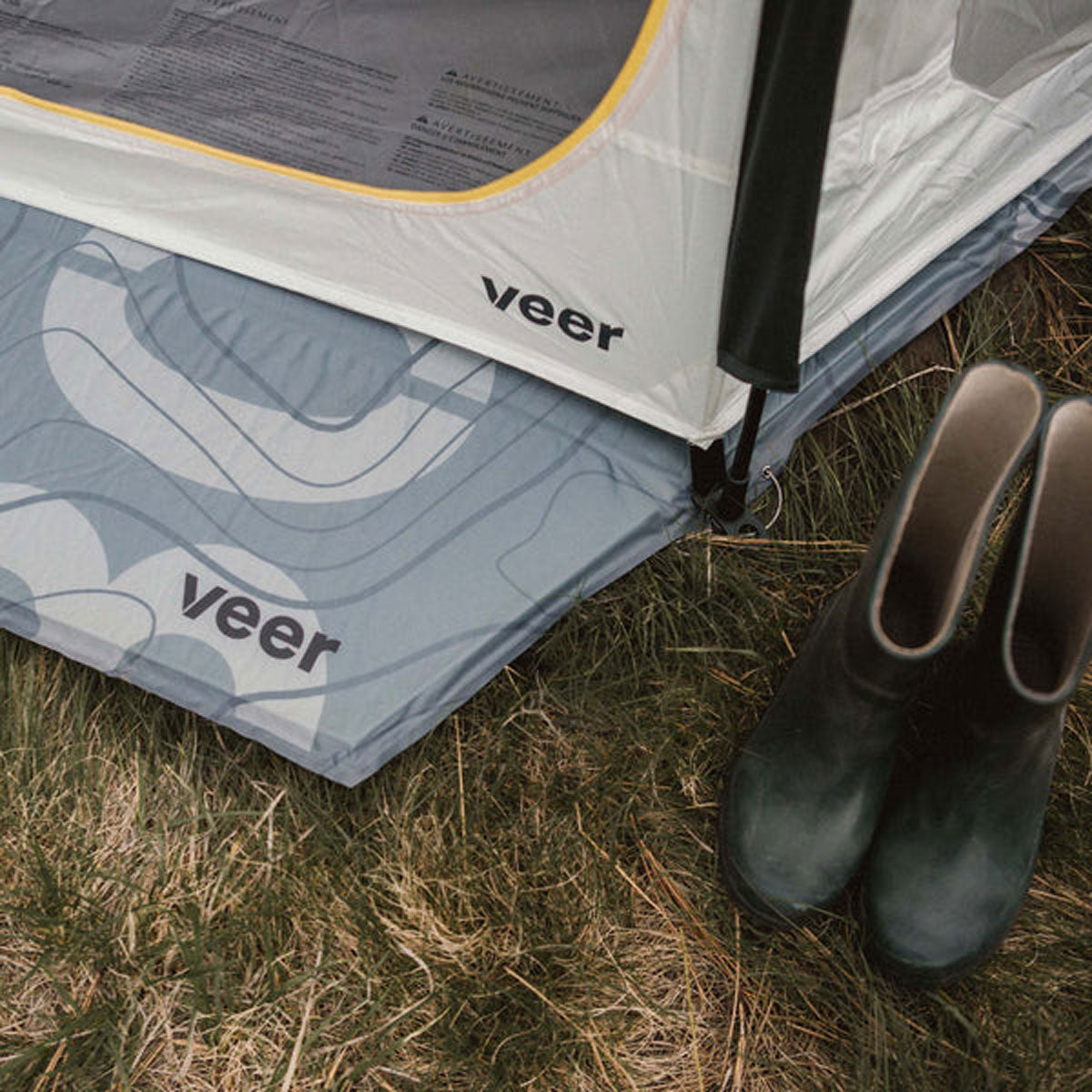 Veer Basecamp Bundle - Basecamp / Air Pad / Adventure Tote - White / Gray