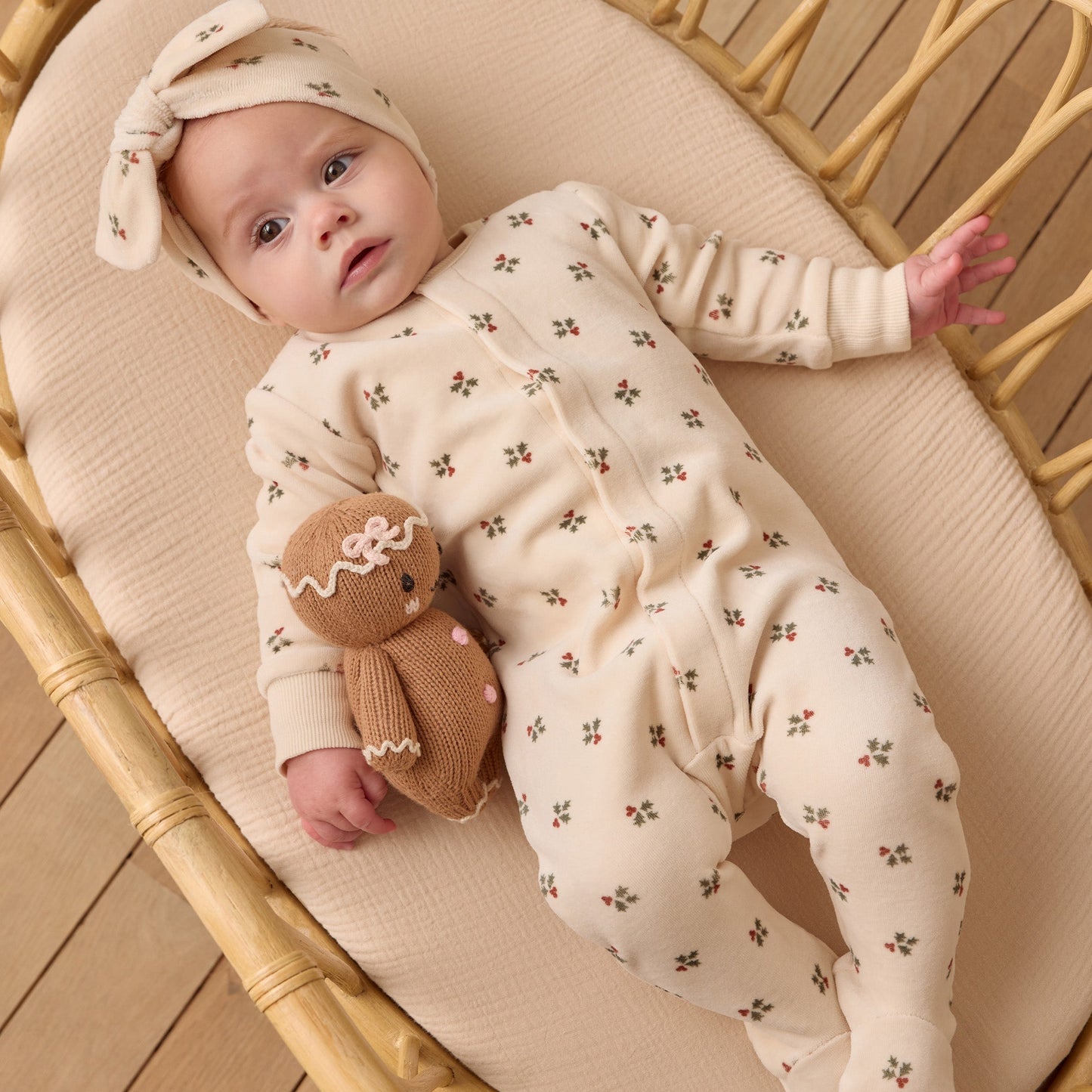 Quincy Mae Hidden Snap Footie - Holly Berry