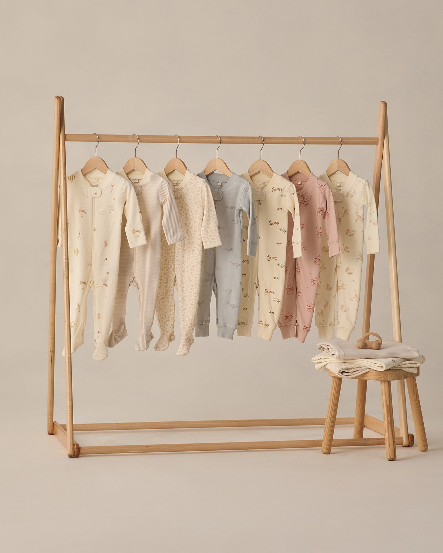 Quincy Mae Zip Longsleeve Sleeper Footie - Ditsy