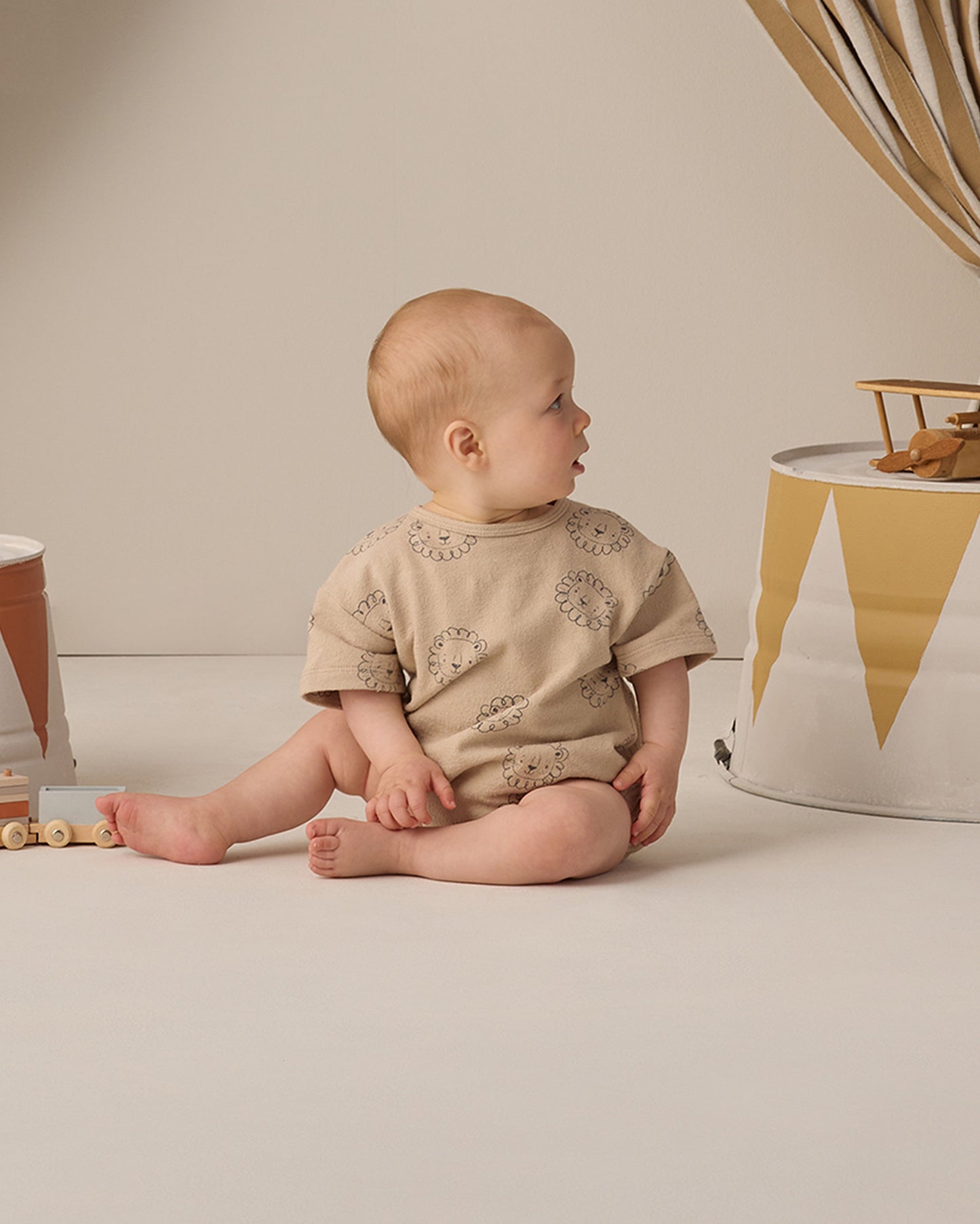 Quincy Mae Relaxed Short Sleeve Bubble Romper - Lion