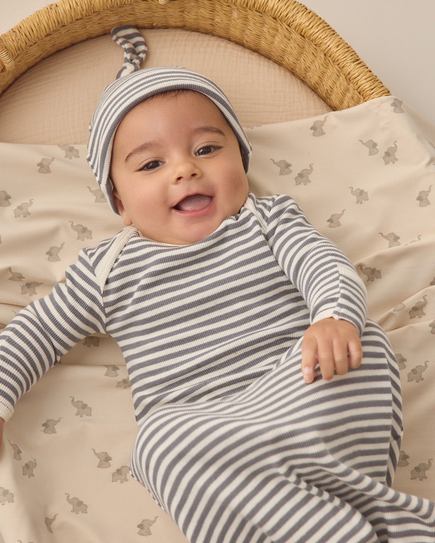 Quincy Mae Knotted Baby Gown + Hat Set