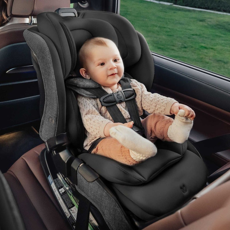 Baby sits rear facing in Romer Veni Convertible Car Seat - Peppercorn
