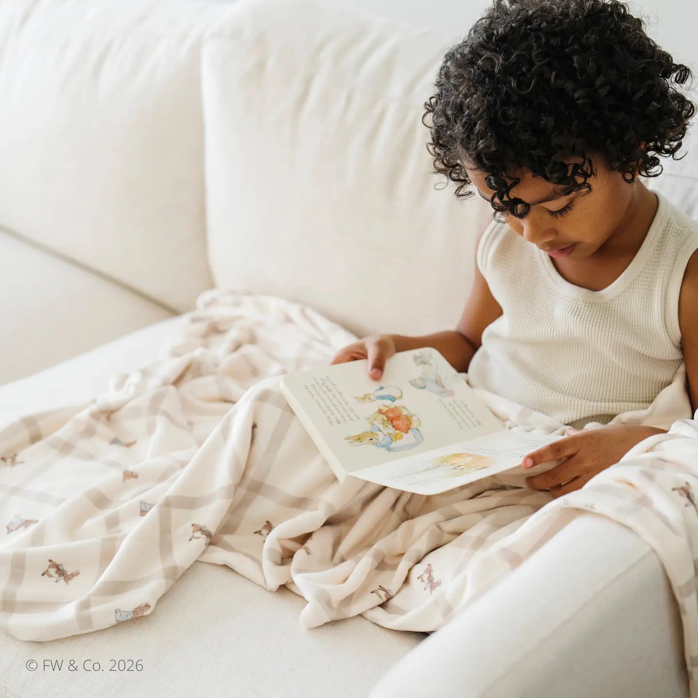 Saranoni Peter Rabbit Minkky Stretch Receiving Luxe Blanket