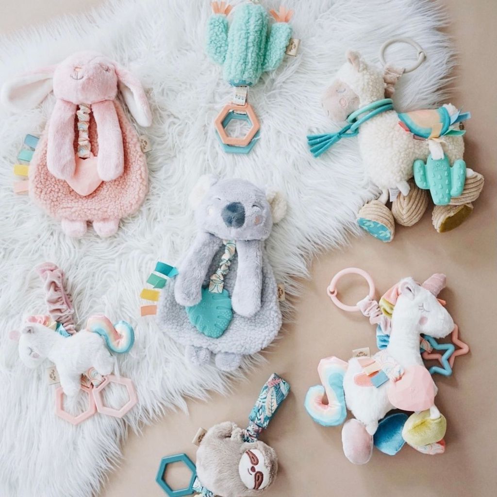 Itzy Ritzy Link & Love Teething Activity Toy - Unicorn