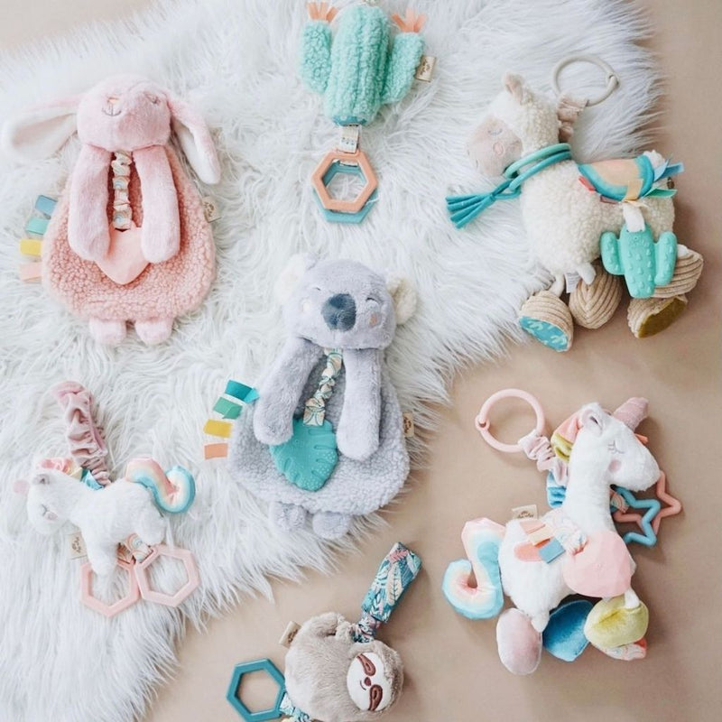Itzy Ritzy Link & Love Teething Activity Toy - Unicorn