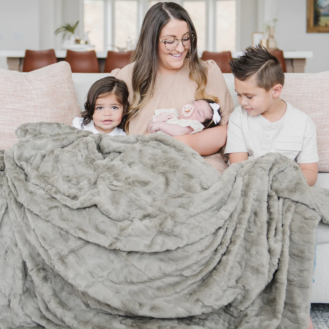 Saranoni Patterned Faux Fur XL Throw Blanket